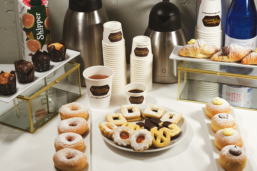 COFFEE BREAK 25 PERSONE CON CAMERIERE